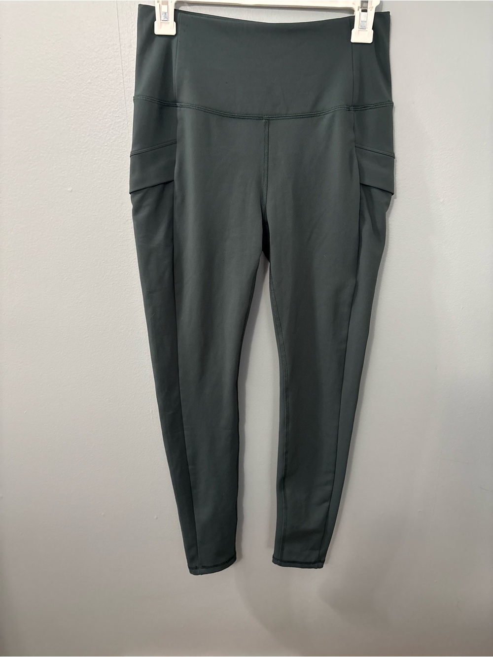 Avalanche High-Waist Leggings with Side Pockets - Dark Green